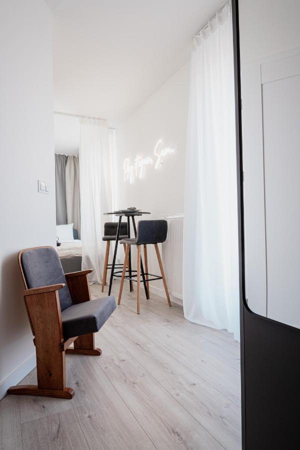 Homewell Apartments Game And Movie Poznań Extérieur photo