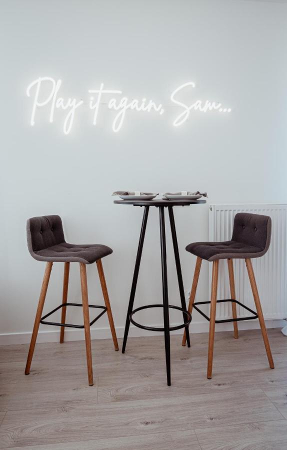 Homewell Apartments Game And Movie Poznań Extérieur photo